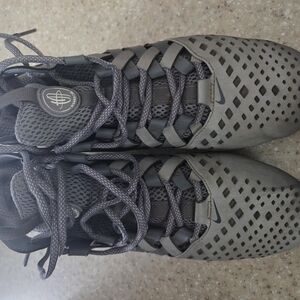 Nike Women’s Gray Cleats